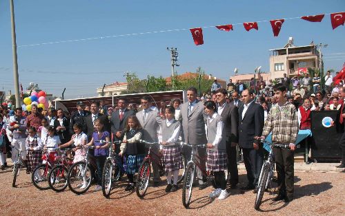 En çok kitap okuyan çocuklara hediye bisiklet