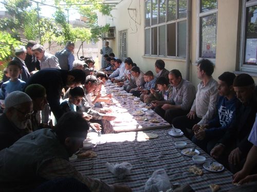 Vatandaşlara Kutlu Doğum pilavı dağıtıldı