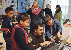 Çocukların içindeki gizli cevher el sanatları sergisinde ortaya çıktı