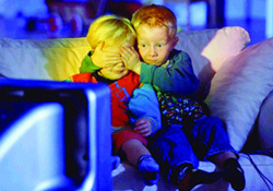 Dizi filmler, çocukların gelişimini olumsuz etkiliyor