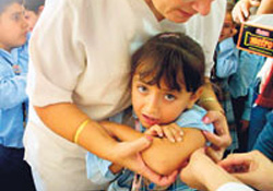 İğne fobiniz varsa gözünüzü açın!