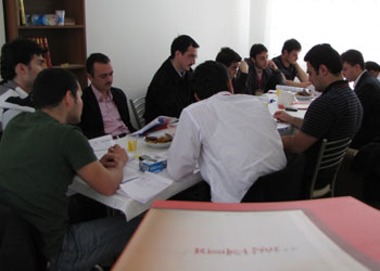 Gençler Risale-i Nur'u masaya yatırdı-FOTO