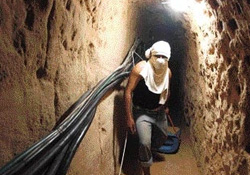 İsrail, Refah bölgesindeki tünelleri bombaladı