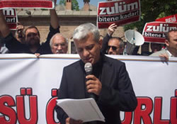 Mazlumder'den başörtüsü protestosu