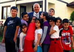 Kimsesiz çocukların 'Kamil Baba'sı