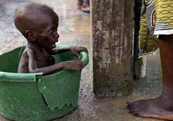 Dünyada aşırı yoksulluk geriledi