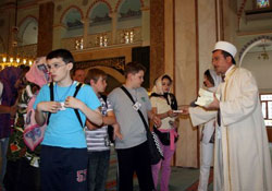 AB'den gelen öğrenciler İslam hakkında bilgi aldı