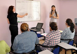 İşitme engellilere grafik ve tasarım kursu