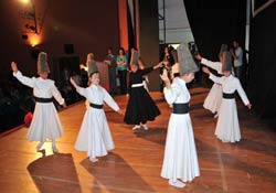 Eğitimle engelleri aştılar