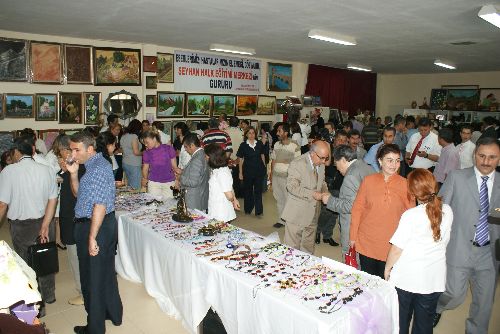 Adana'da 600 hasta ebru ile stres atıyor