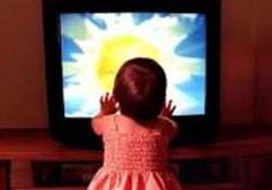 Çocuğunuza uzun süre televizyon izletmeyin