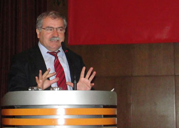 Din ile bilimin artık barış yapması lazım