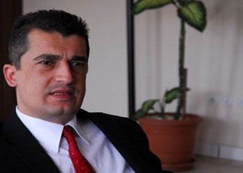 İngilizce oluyor da Arapça niye olmuyor?