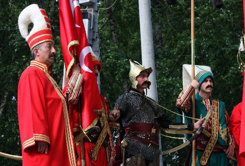 Mehteran, Kalinka ile Moskova'yı inletti