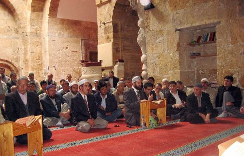 Hafızlık ve Ezanı güzel okumak için yarıştılar