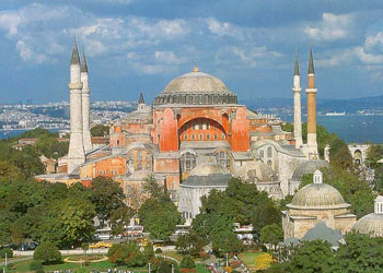 Hükümet Ayasofya için vakit kaybetmeden adım atmalı