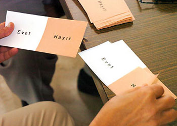 Aydın ve sanatçılardan 'evet' kampanyası