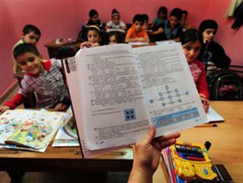 Ders kitapları okula dönüştü