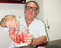 Beş yılda 750 hastasına sigarayı bıraktırdı