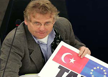 AB ve Türkiye Gazze'yi askerle kontrol etsin