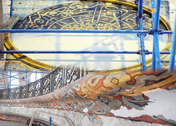 Darbeciler tarihi balçıkla sıvamışlar