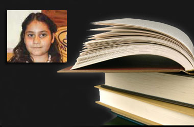 Deniz bir yılda 560 kitap okudu