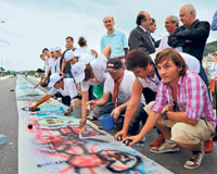 7 km'lik 'Barış' resmi