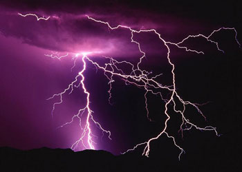 Şimşek ve yağmur O'nun ayetlerindendir