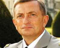 Basına demeç veren Fransız generale ceza geliyor