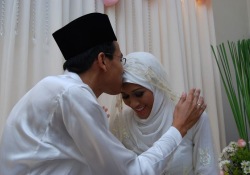 Eşler birbirine sevgiyle baktıklarında...