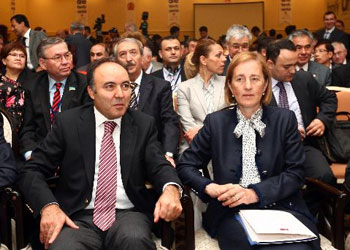 Tüm dünyadan ortak çağrı: Aileyi kurtaralım