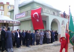 Senirkent'te yapımı tamamlanan cami ibadete açıldı
