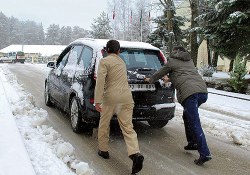 Kış günü yolda kalmamak için 10 tavsiye