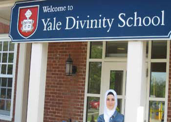 Başörtüsüyle Türkiye’ye dönmeye korkuyor