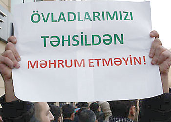 Azerbaycan'da 'Hicaba azadlık' istediler