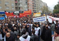 Sünnilerle sorunumuz yok, isteğimiz darbecilerin yargılanması