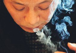 Tiryakiler, sadece sigarayı yakmıyor