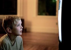 Fazla televizyon izlemek kalp krizi riskini artırıyor