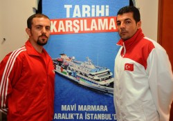 Mavi Marmara gemisini yüzerek karşılayacak