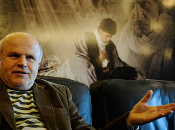 Hür Adam'ı 1 kişi de izlese çekmeye değerdi