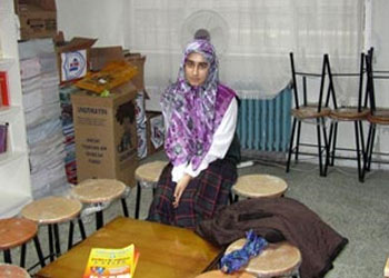 Başörtülü öğrenciye sürgün cezası