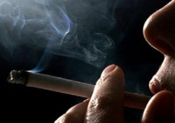 Sigara, bel ağrısı yapıyor!