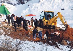 'Ora'ların taşı toprağı toplu mezar