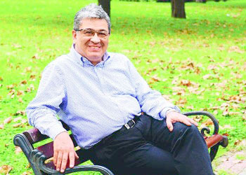 Said Nursi namazı her şeyin merkezine koyar