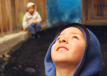 Çocuğun sevgi ihtiyacı yeterince karşılanmalı