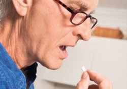 Parkinson'un ilk belirtileri yavaşlık ve elde titreme