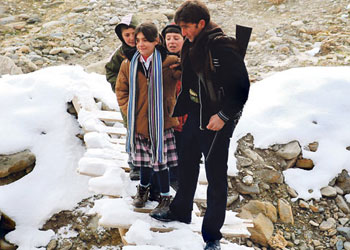 Bu şartlarda okula giden de var