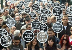 Hrant Dink için Agos önünde buluştular