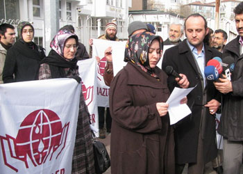 Kadın derneklerinden başörtüsü tepkisi