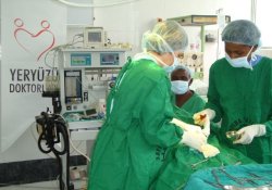Yeryüzü Doktorları insani yardım için yeniden Kenya'da